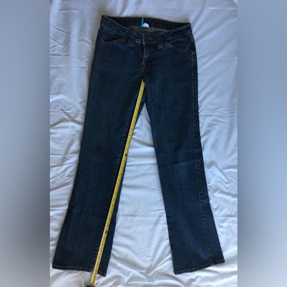 Eleven by Venus Williams size 2, dark wash jeans with back snap pockets. - Picture 6 of 7